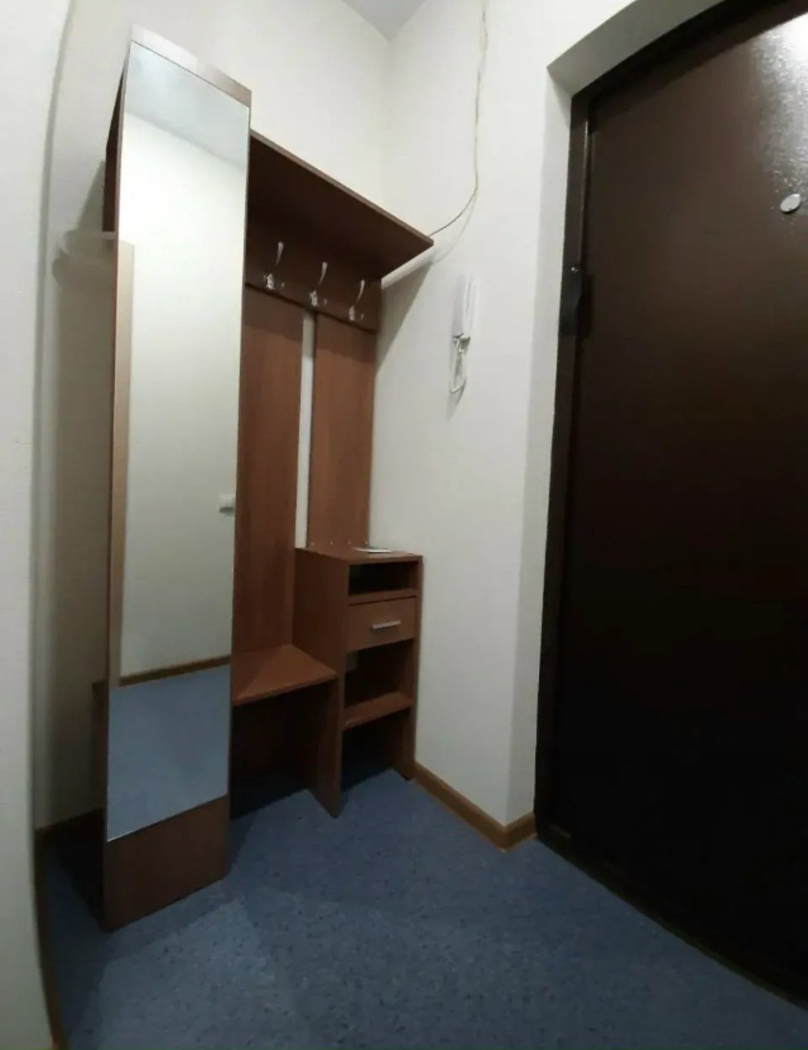Buscan alquiler a largo plazo de apartamento del propietario (calle Maresyeva) — San Petersburgo, Rusia