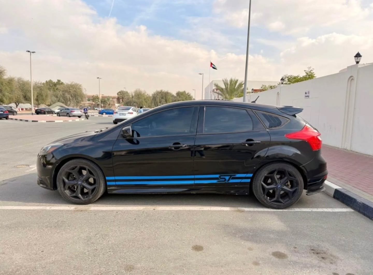 Ford Focus ST 2014 GCC, 2.0 Turbo 250 л.с., механика — Дубай, ОАЭ