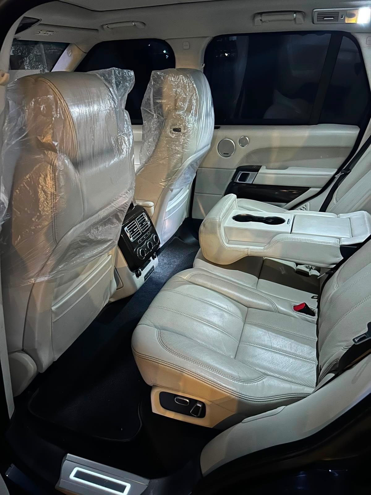 Range Rover Vogue 2014 5.0 V8 Supercharged GCC — Дубай, ОАЭ Range Rover Vogue 2014 5.0 V8 Supercharged GCC — б/у — Дубай, ОАЭ