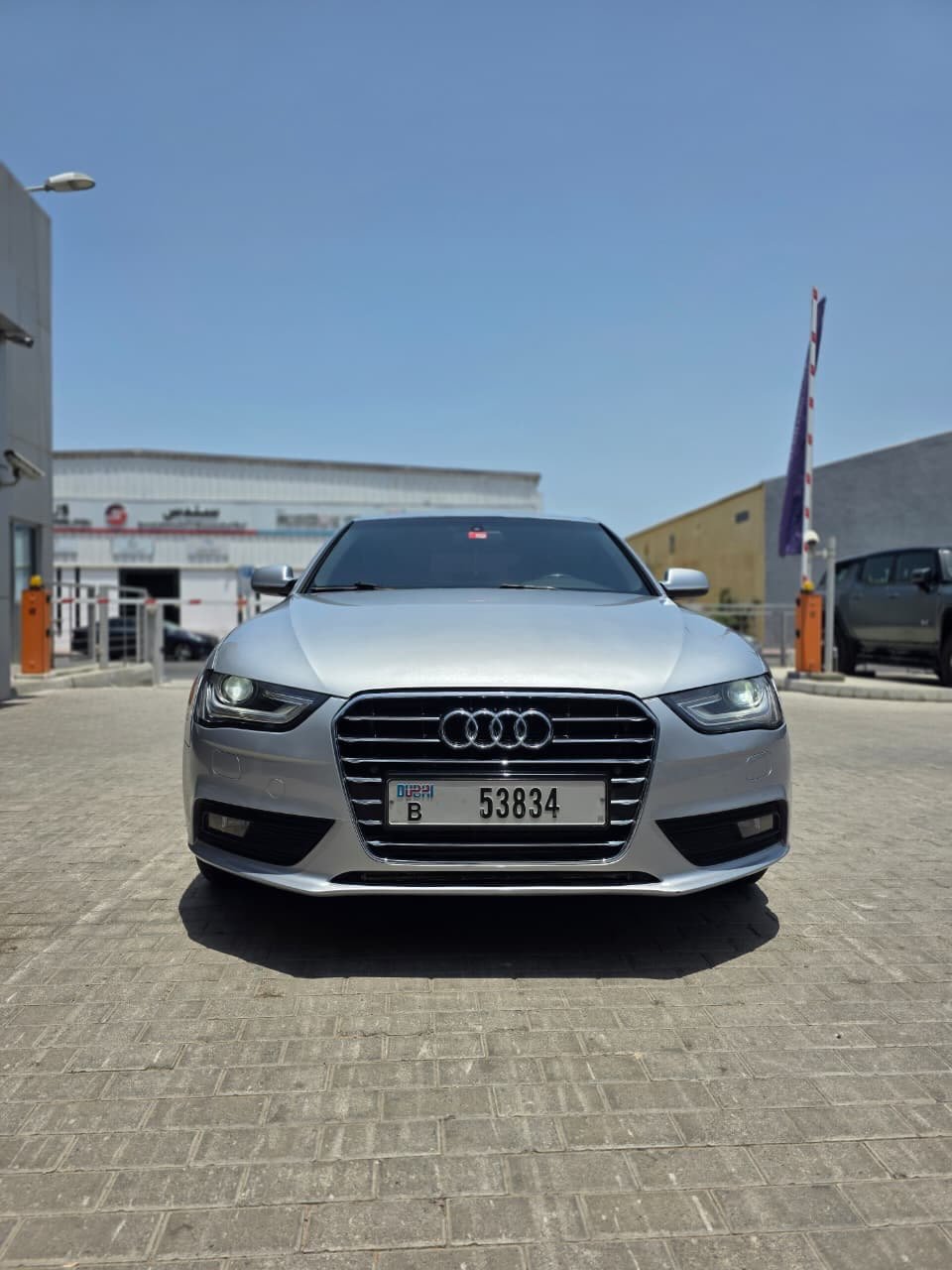 Audi A4 2016 1.8 Turbo 25 TFSI автомат — Дубай, ОАЭ Audi A4 2016 1.8 Turbo 25 TFSI автомат — Дубай, ОАЭ