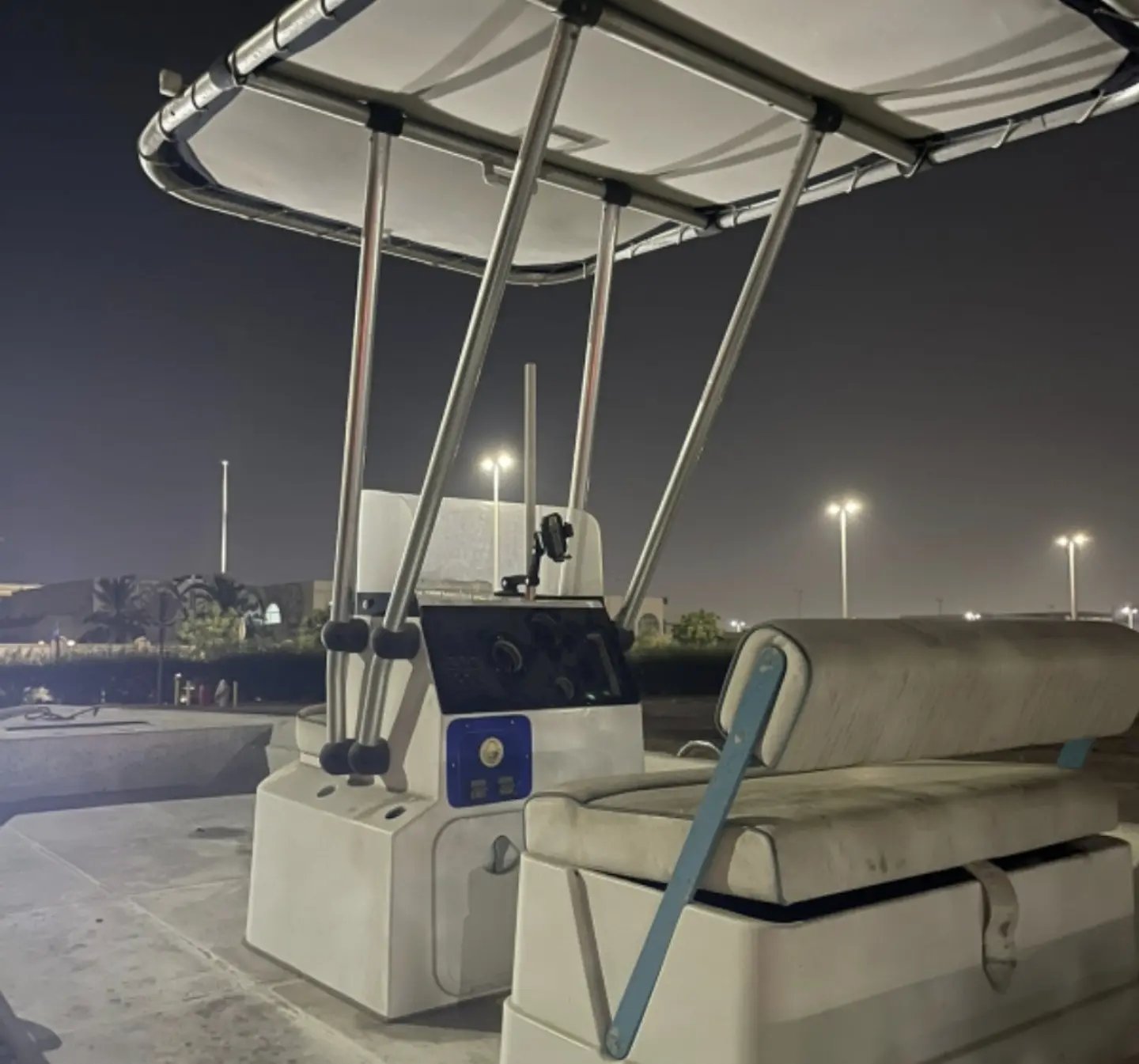 Barco de 24 pies 2014, sin motor, Abu Dhabi — Abu Dabi, EAU