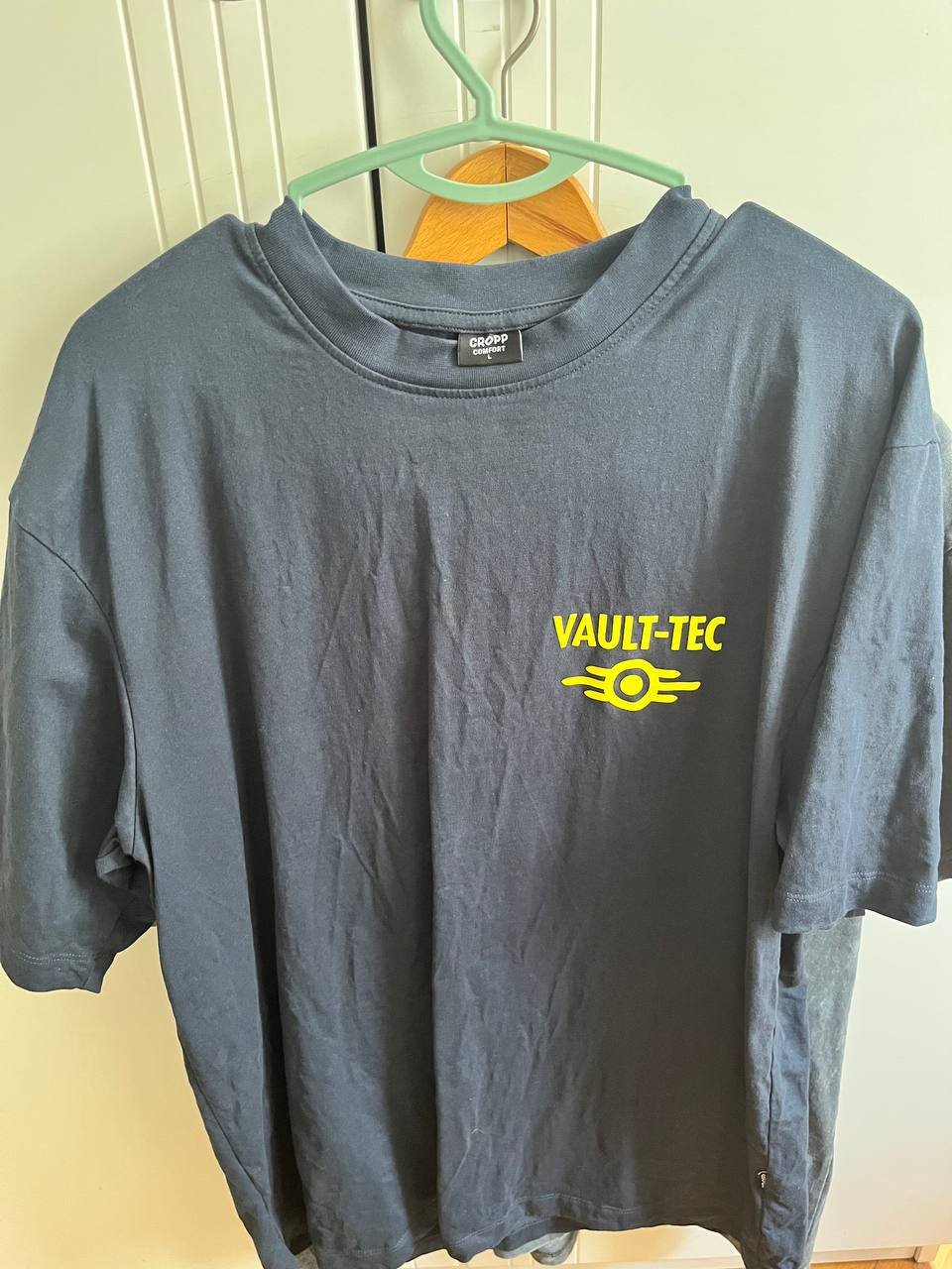 قطعتان تيشيرت رجالي Fallout Vault-Tec مقاس L — نوفي ساد, صربيا