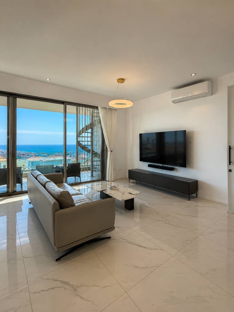 Penthouse de 3 dormitorios en Agios Athanasios, vista al mar — Limasol, Chipre Penthouse de 3 dormitorios en Agios Athanasios, vista al mar — Limasol, Chipre
