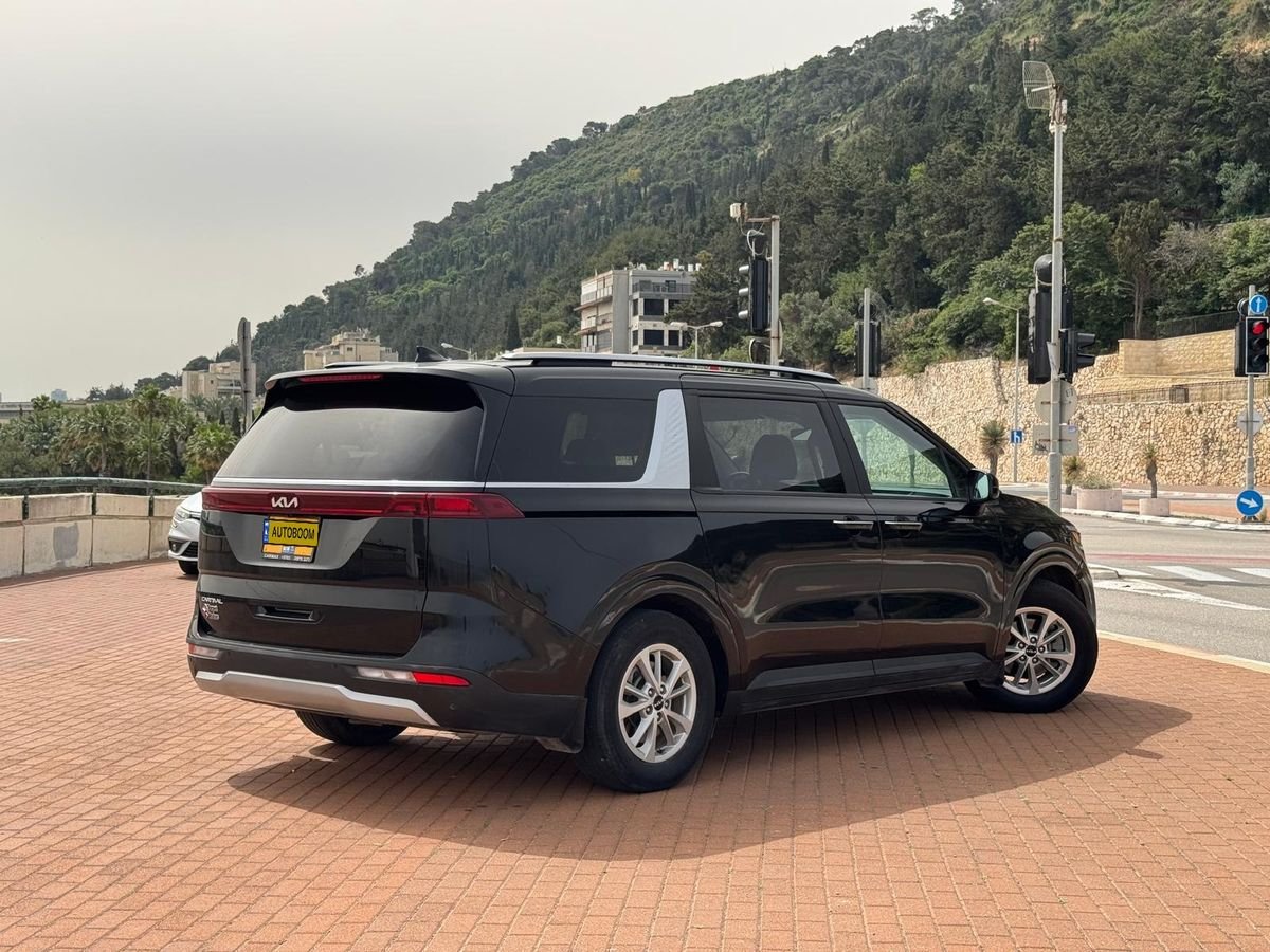 Kia Carnival 2023 EX minivan automatic petrol 290 hp 45000 km — Tel Aviv, Israel