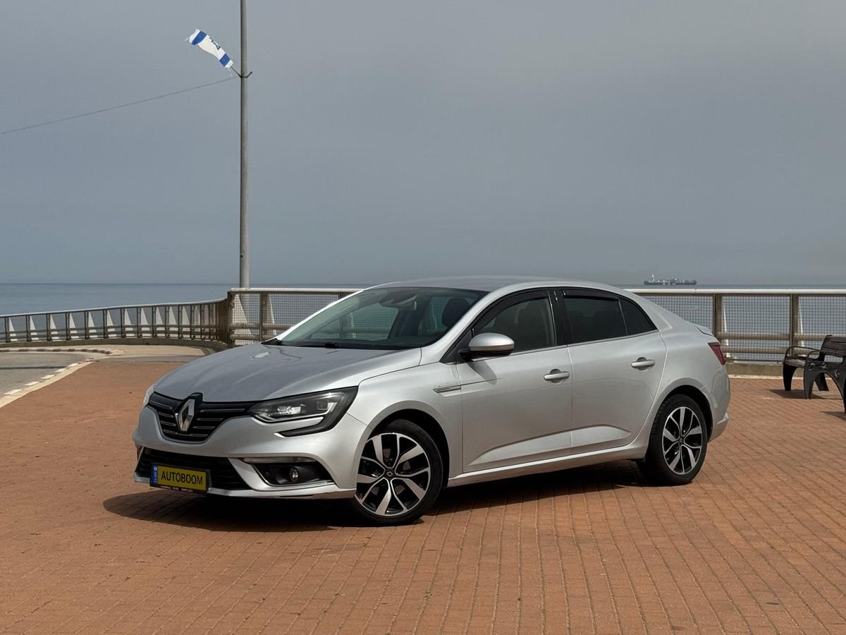 Renault Megane 2021 sedan Intense 1.5 diesel 116 hp robot gearbox 119000 km — Tel Aviv, Israel