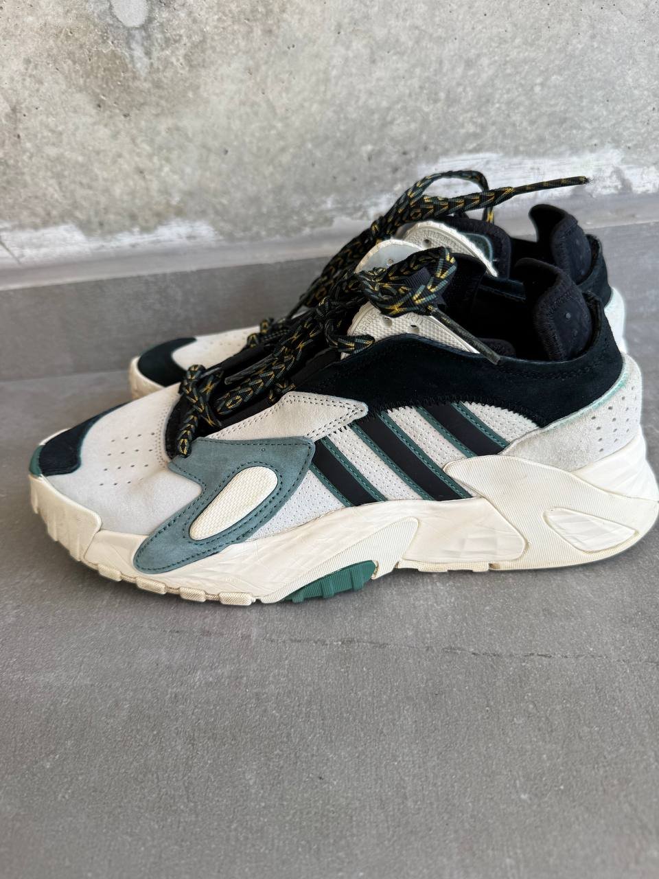 Кроссовки Adidas 43,5, 5€ — новый — Лимасол, Кипр