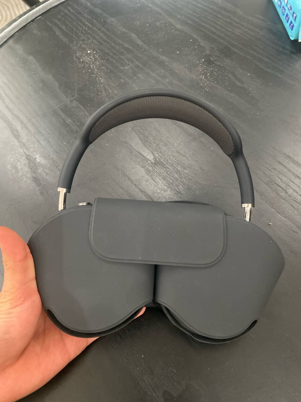 سماعات AirPods Max بحالة ممتازة — كالجديد — فيتنام