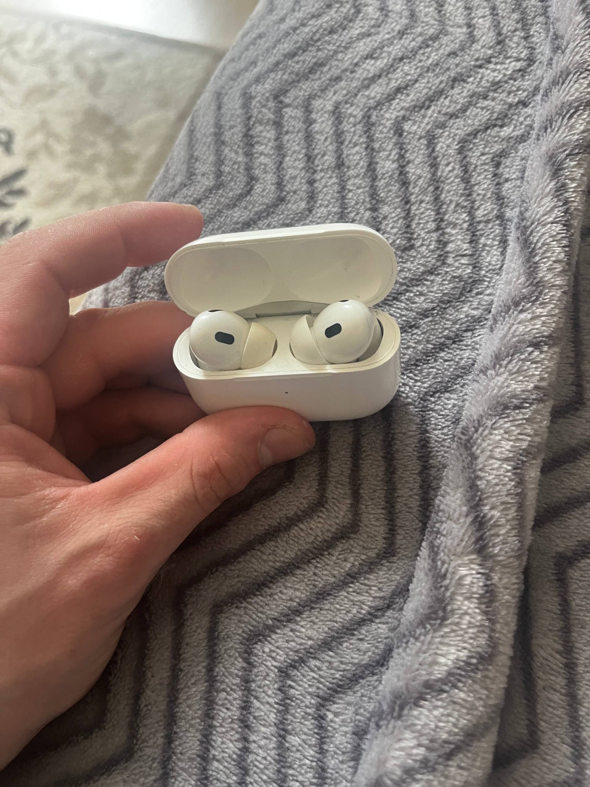 AirPods Pro 2 (أصلي) Type-C — مستعمل — سانت بطرسبرغ, روسيا