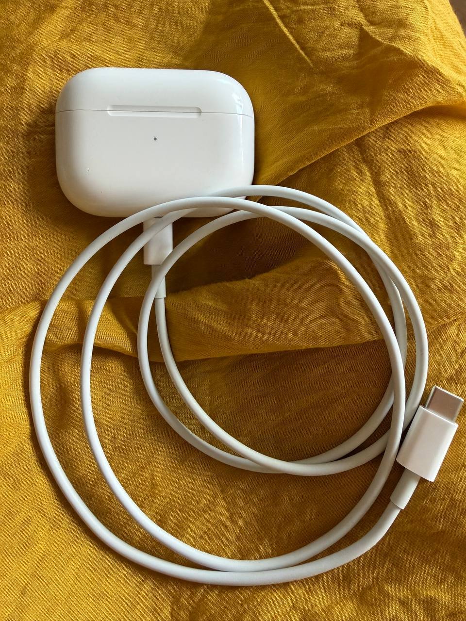 AirPods Pro (чехол и наушники) с зарядным кабелем lightning — Белград, Сербия AirPods Pro (чехол и наушники) с зарядным кабелем lightning — Белград, Сербия