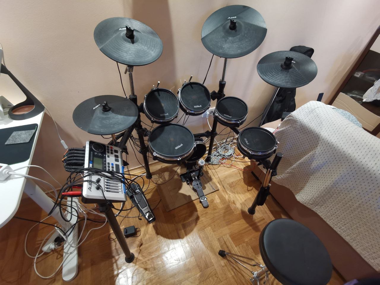 Электронные барабаны Alesis DM10, кевларовые сетки — Нови Сад, Сербия Электронные барабаны Alesis DM10, кевларовые сетки — б/у — Нови Сад, Сербия