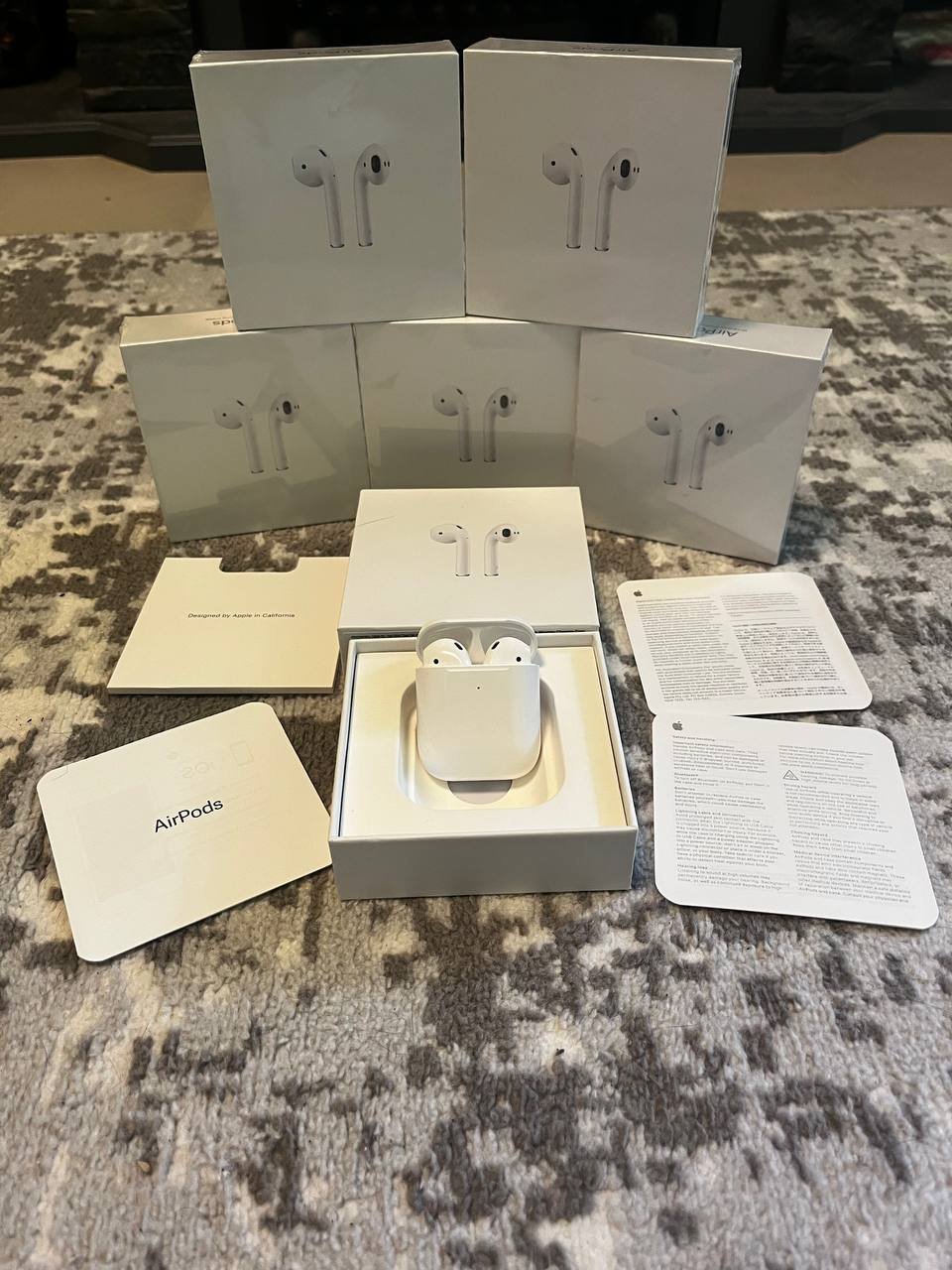 Apple AirPods 2 original, full set — Moscow, Russia Apple AirPods 2 original, full set — used — Moscow, Russia