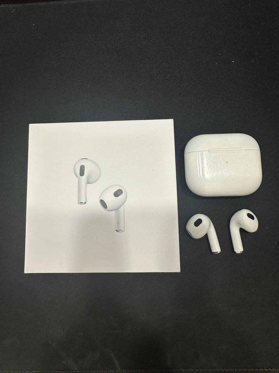 سماعات Apple AirPods 3 (الجيل الثالث) أصلية مع العلبة — باتومي, جورجيا سماعات Apple AirPods 3 (الجيل الثالث) أصلية مع العلبة — مستعمل — باتومي, جورجيا