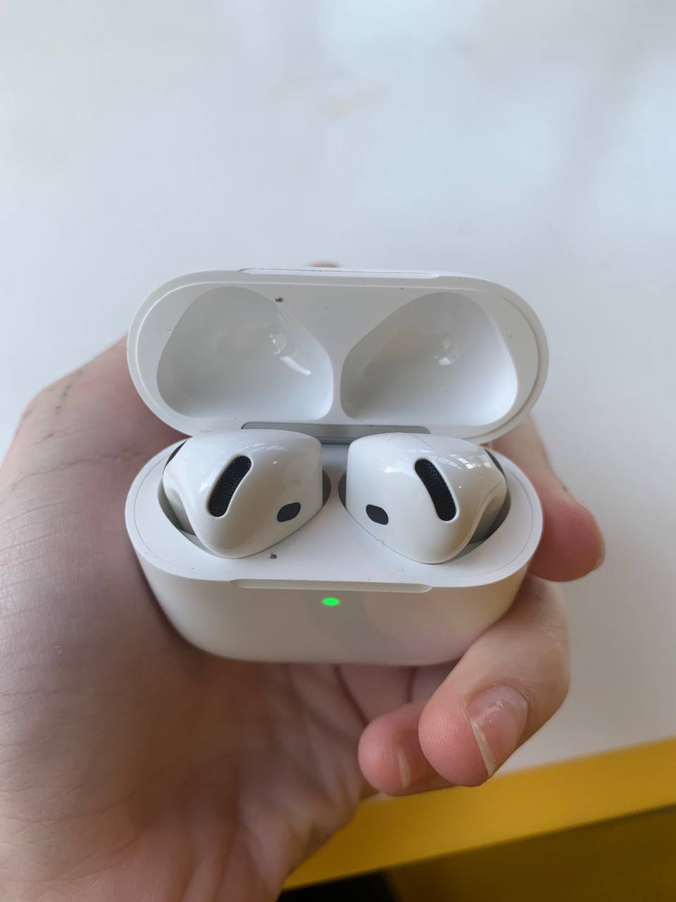سماعات لاسلكية Apple AirPods 4 أصلية — مستعمل — سانت بطرسبرغ, روسيا