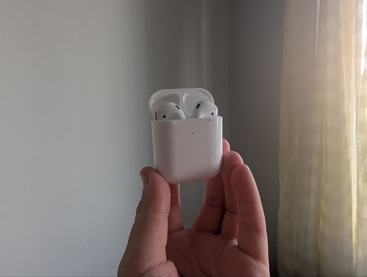 Apple AirPods (копия) с царапинами — Нови Сад, Сербия Apple AirPods (копия) с царапинами — used_with_scratches — Нови Сад, Сербия