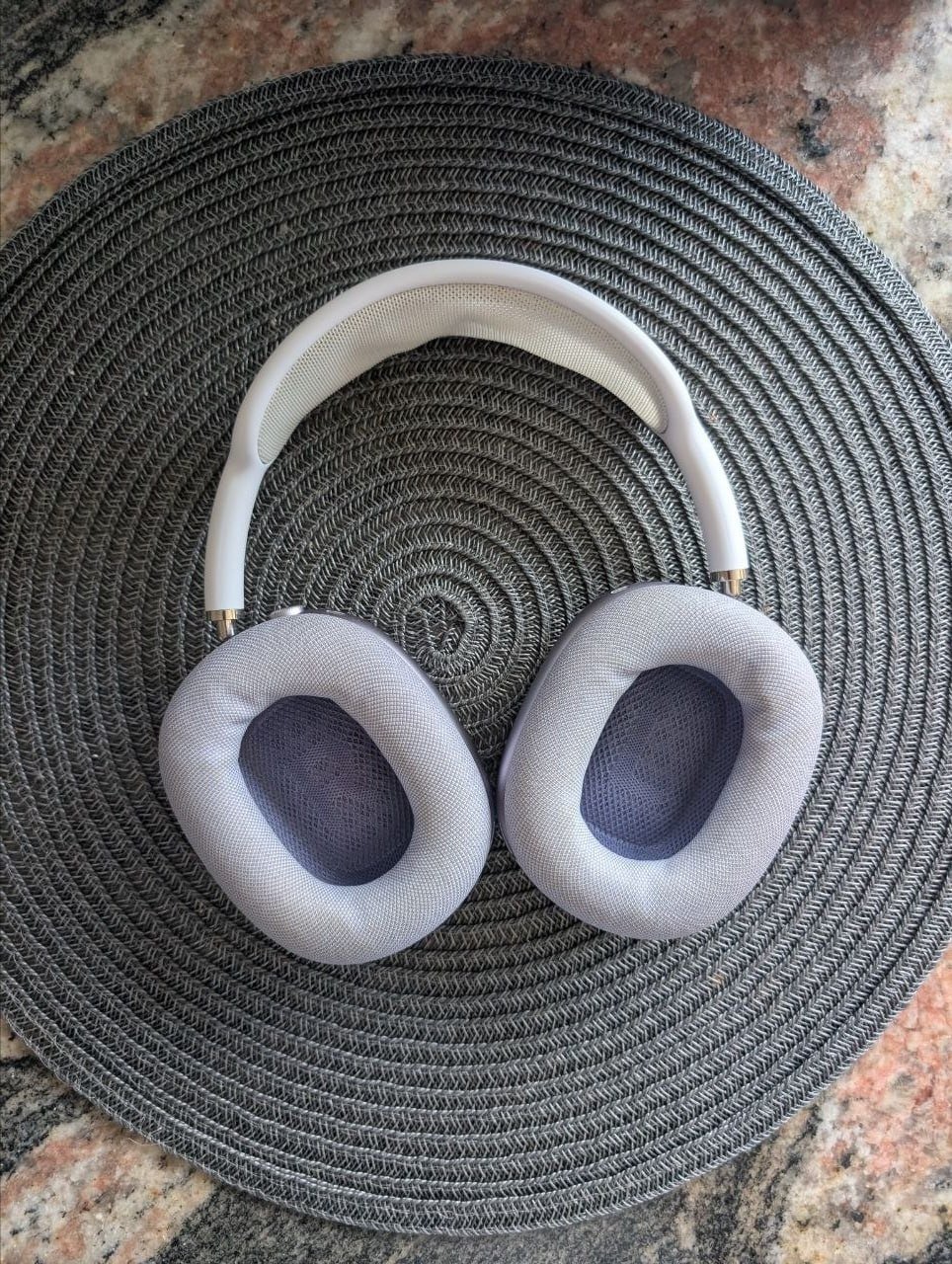 سماعات Apple AirPods Max USB-C بنفسجي، فقط الحافظة — بلغراد, صربيا