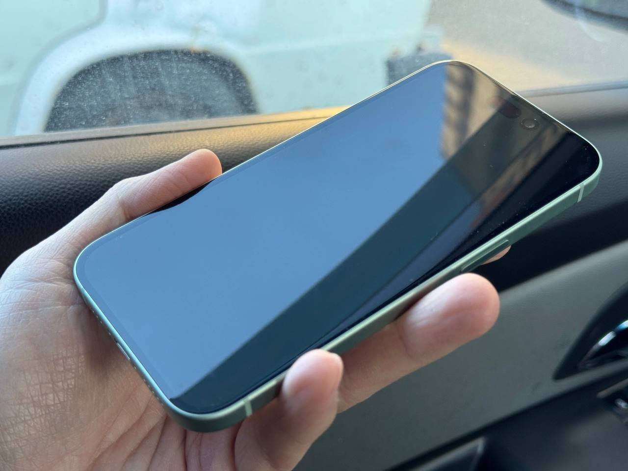 Apple iPhone 15 128GB Green — used — Moscow, Russia