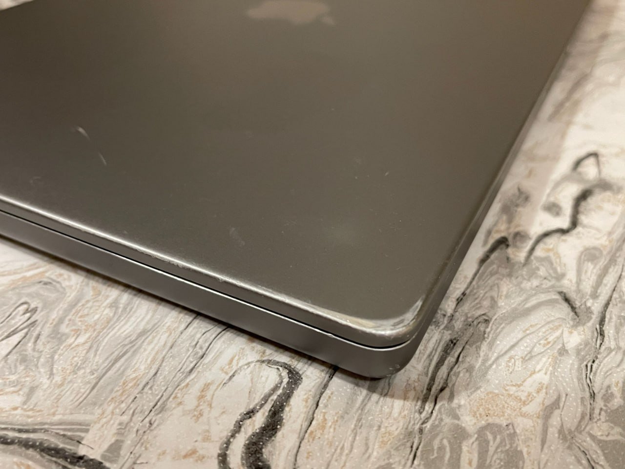 Apple MacBook Pro 16" M2 Pro 16/512 2023 — used with scratches and sticker marks — Belgrado, Serbia