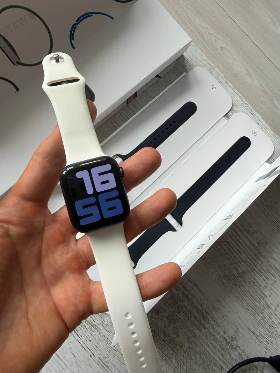 Apple Watch SE 44mm GPS Cellular Midnight, 93% — como nuevo — Batumi, Georgia