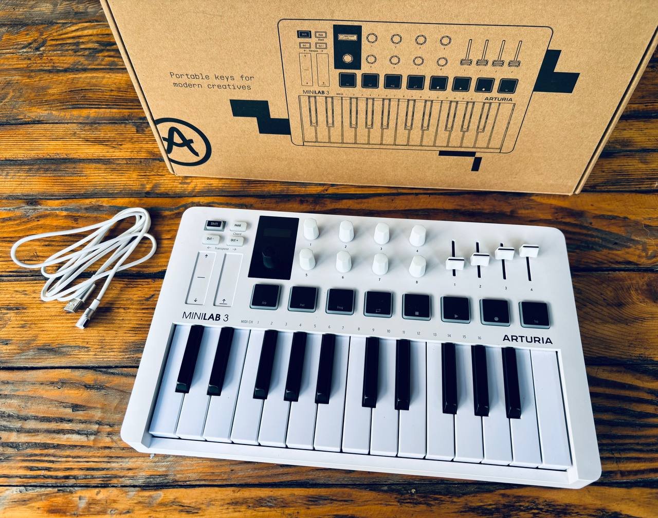 Arturia Minilab 3 controlador MIDI 250 GEL — usado — Batumi, Georgia