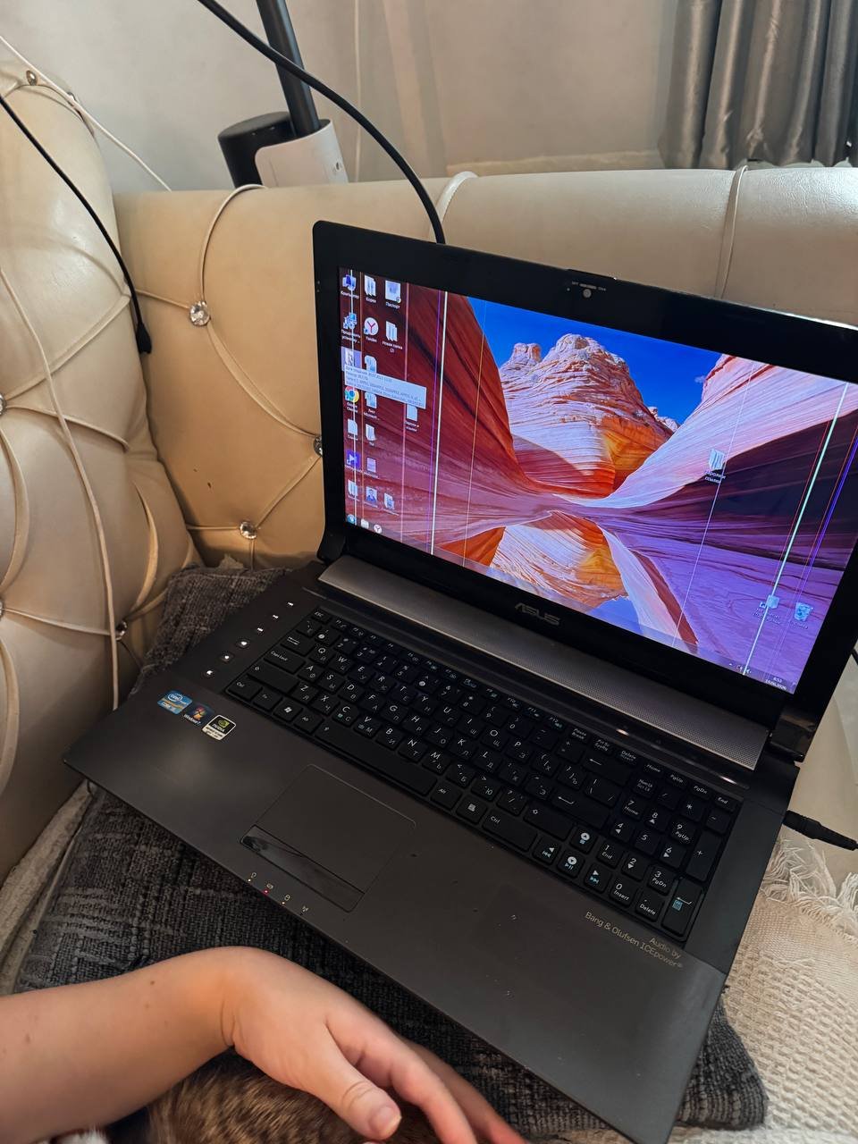 Ноутбук ASUS (Windows) — работает от сети, батарея умерла — Пхукет, Таиланд Ноутбук ASUS (Windows) — работает от сети, батарея умерла — Пхукет, Таиланд