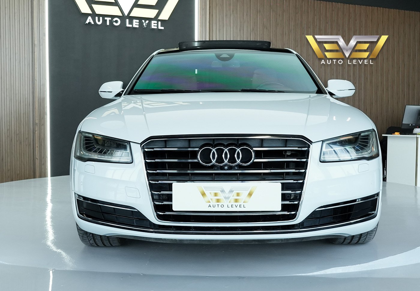 Audi A8 L 2016 белый 60000 AED — Дубай, ОАЭ Audi A8 L 2016 белый 60000 AED — Дубай, ОАЭ