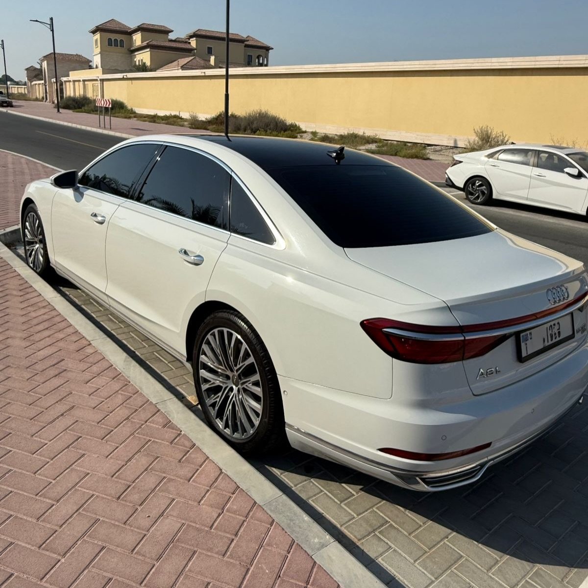 Audi A8L Quattro 2018, 83 000 AED — Дубай, ОАЭ Audi A8L Quattro 2018, 83 000 AED — Дубай, ОАЭ