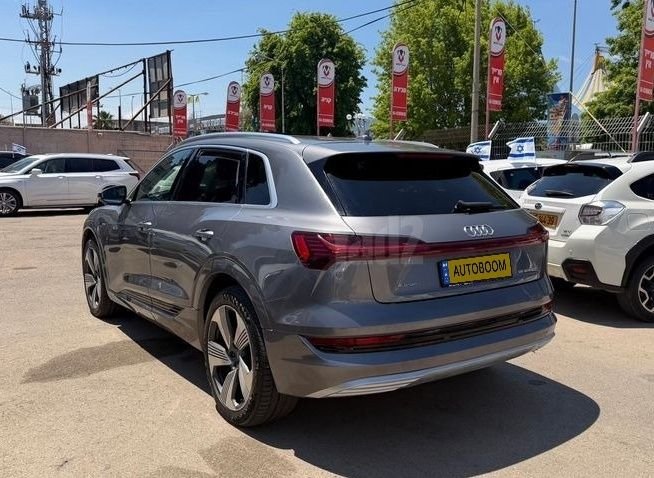 Audi Q8 e-tron 2019 gray automatic — Haifa, Israel