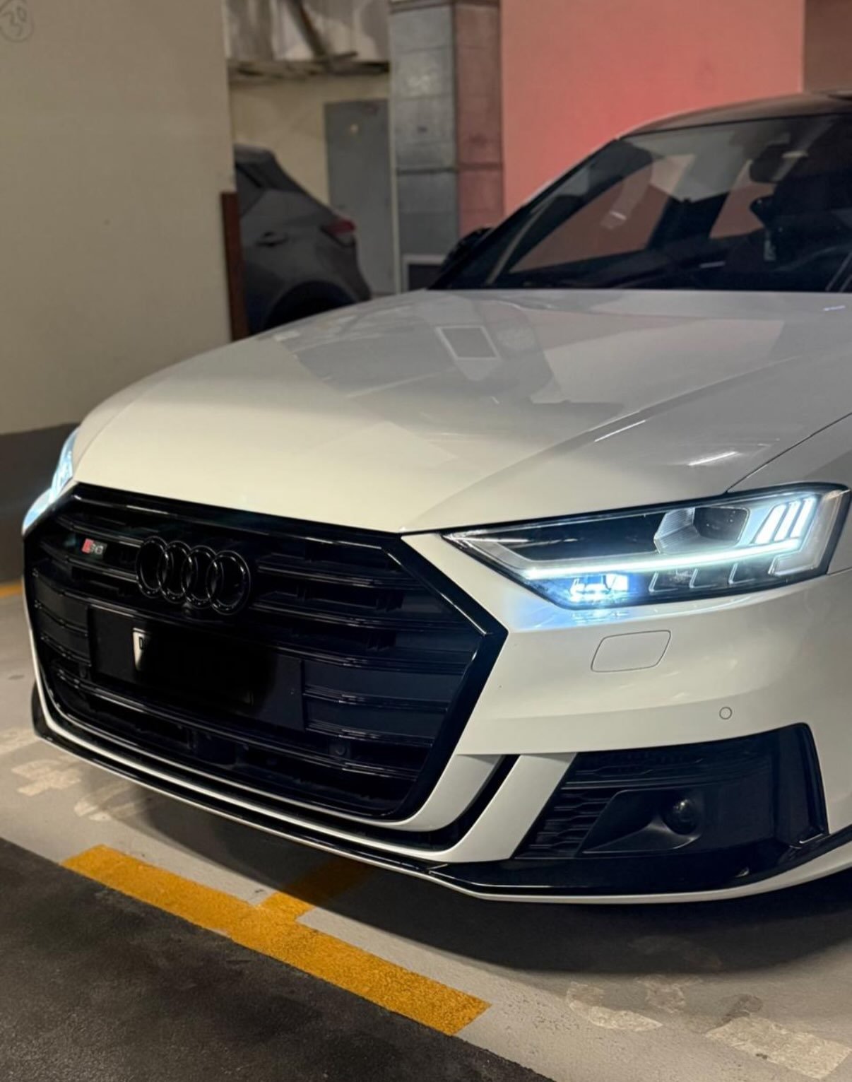 Audi S8 2020 GCC белый, коричневый салон — Дубай, ОАЭ Audi S8 2020 GCC белый, коричневый салон — Дубай, ОАЭ