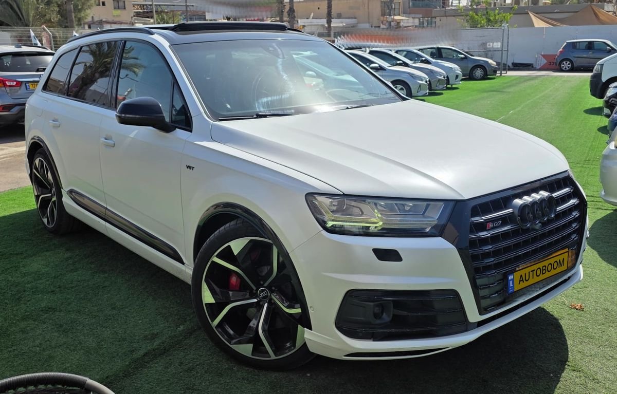 Audi SQ7 2017 white diesel automatic — Tel Aviv, Israel