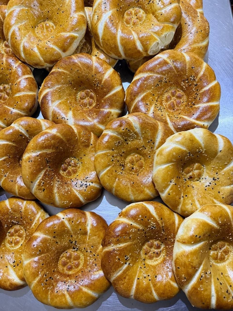 حلويات مخبوزة حسب الطلب مع توصيل — دبي, الإمارات حلويات مخبوزة حسب الطلب مع توصيل — دبي, الإمارات