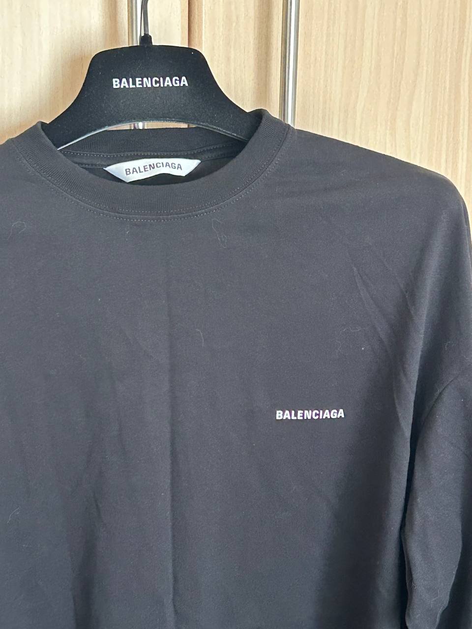 Balenciaga long sleeve size M for 140 AED — Dubai, UAE