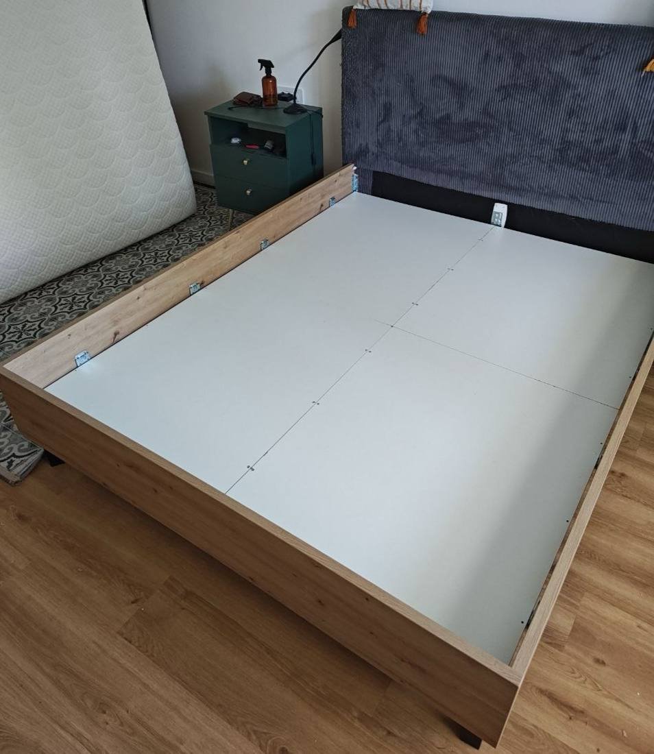 Кровать 160x200 с подложкой — Нови Сад, Сербия Кровать 160x200 с подложкой — Нови Сад, Сербия