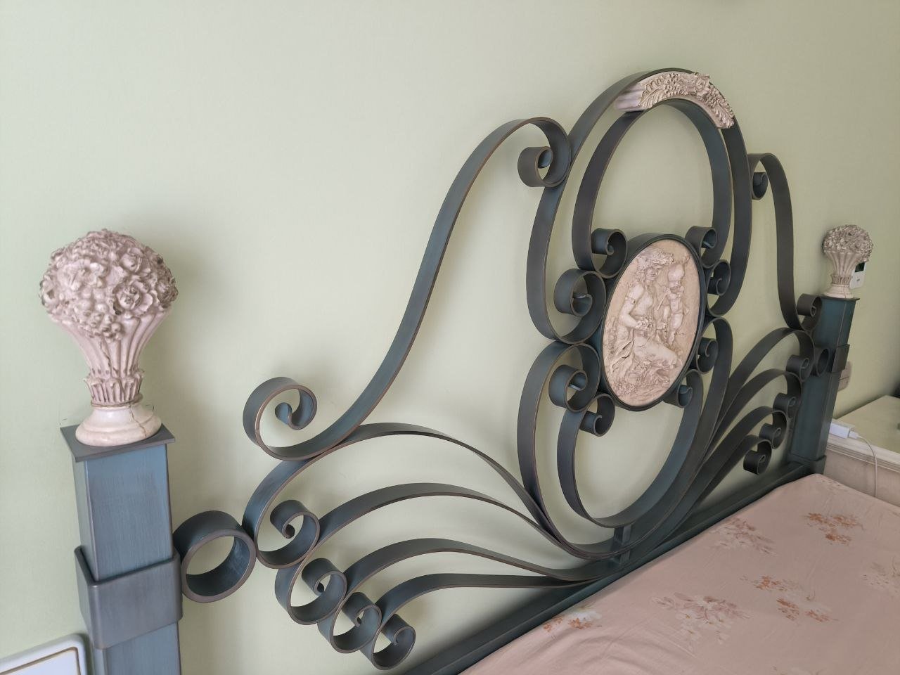 Bed headboard wrought iron 160×145 — new — Valencia, Spain