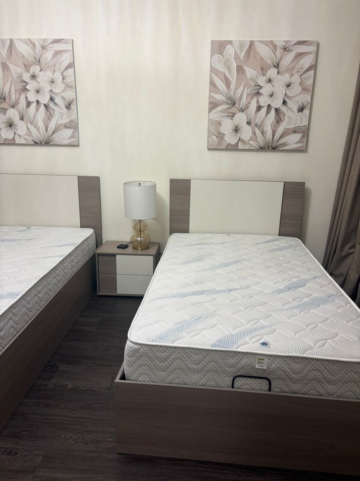 Комплект мебели для спальни (2 кровати) Home Center — Абу-Даби, ОАЭ