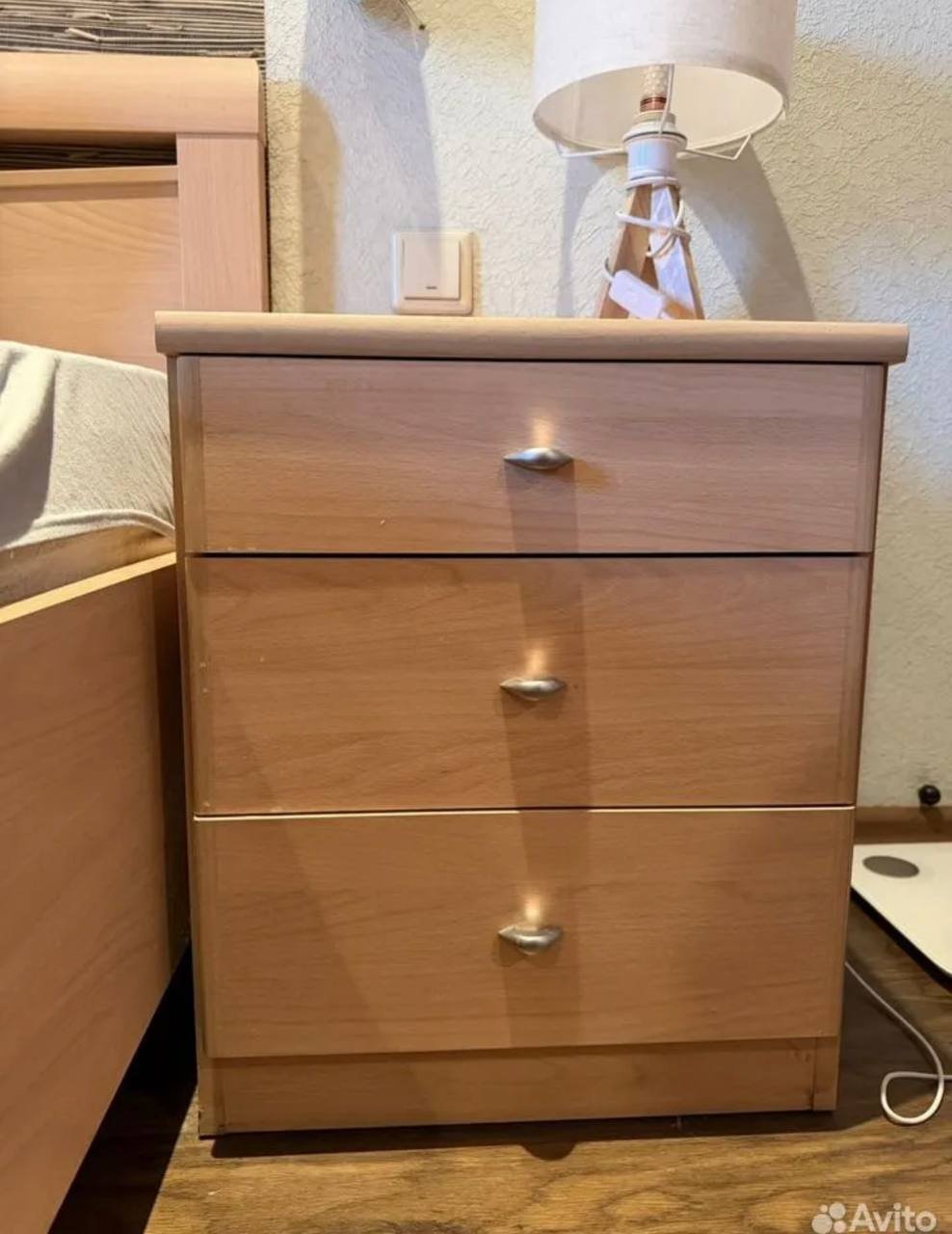 طاولة جانبية للسرير — used_good — سانت بطرسبرغ, روسيا