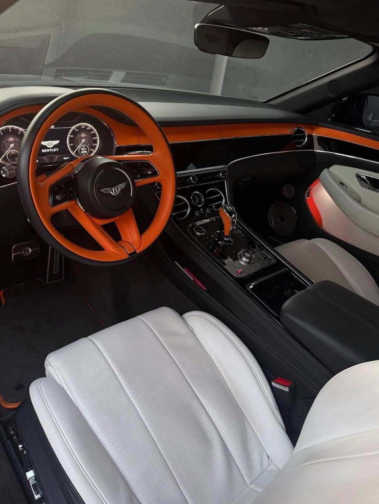 Bentley Continental GT V8 S кабриолет 2020 — Дубай, ОАЭ