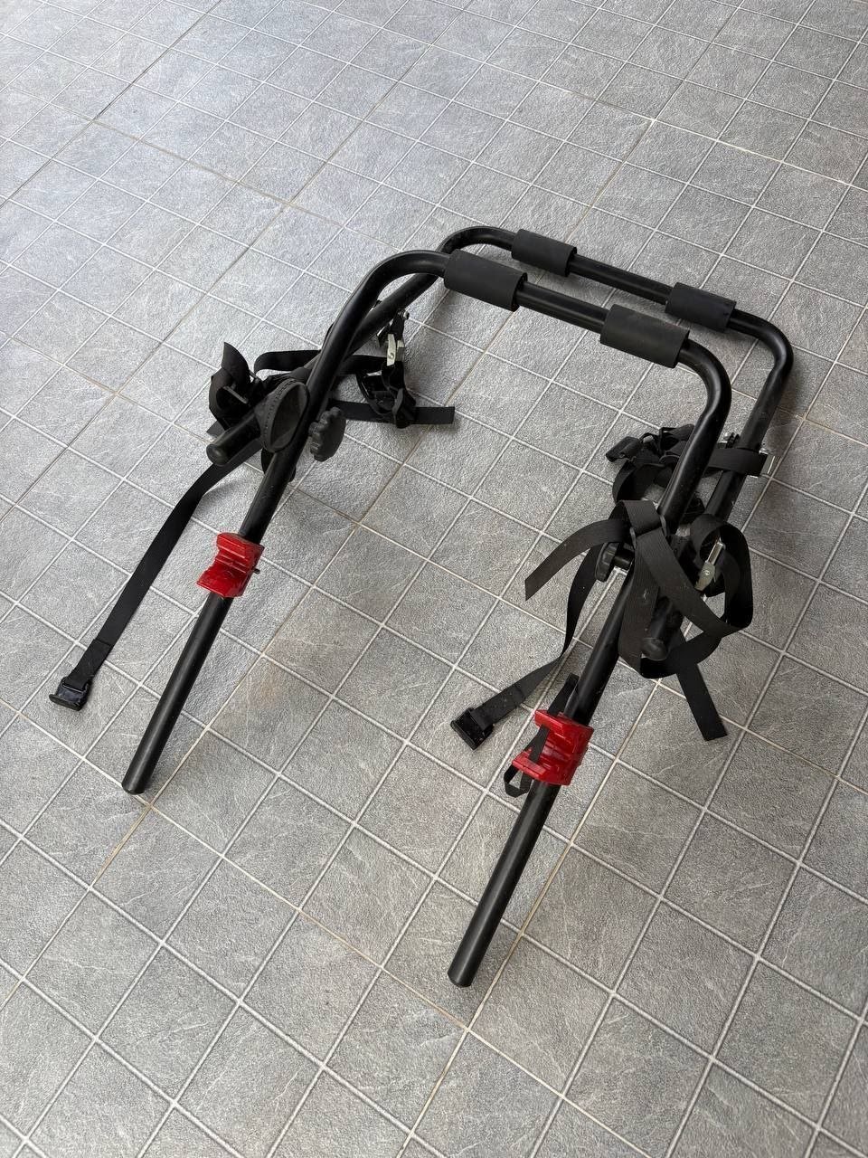 Bicycle rack for hatchback car (up to 3 bikes) — Phuket, Thailand Bicycle rack for hatchback car (up to 3 bikes) — Phuket, Thailand