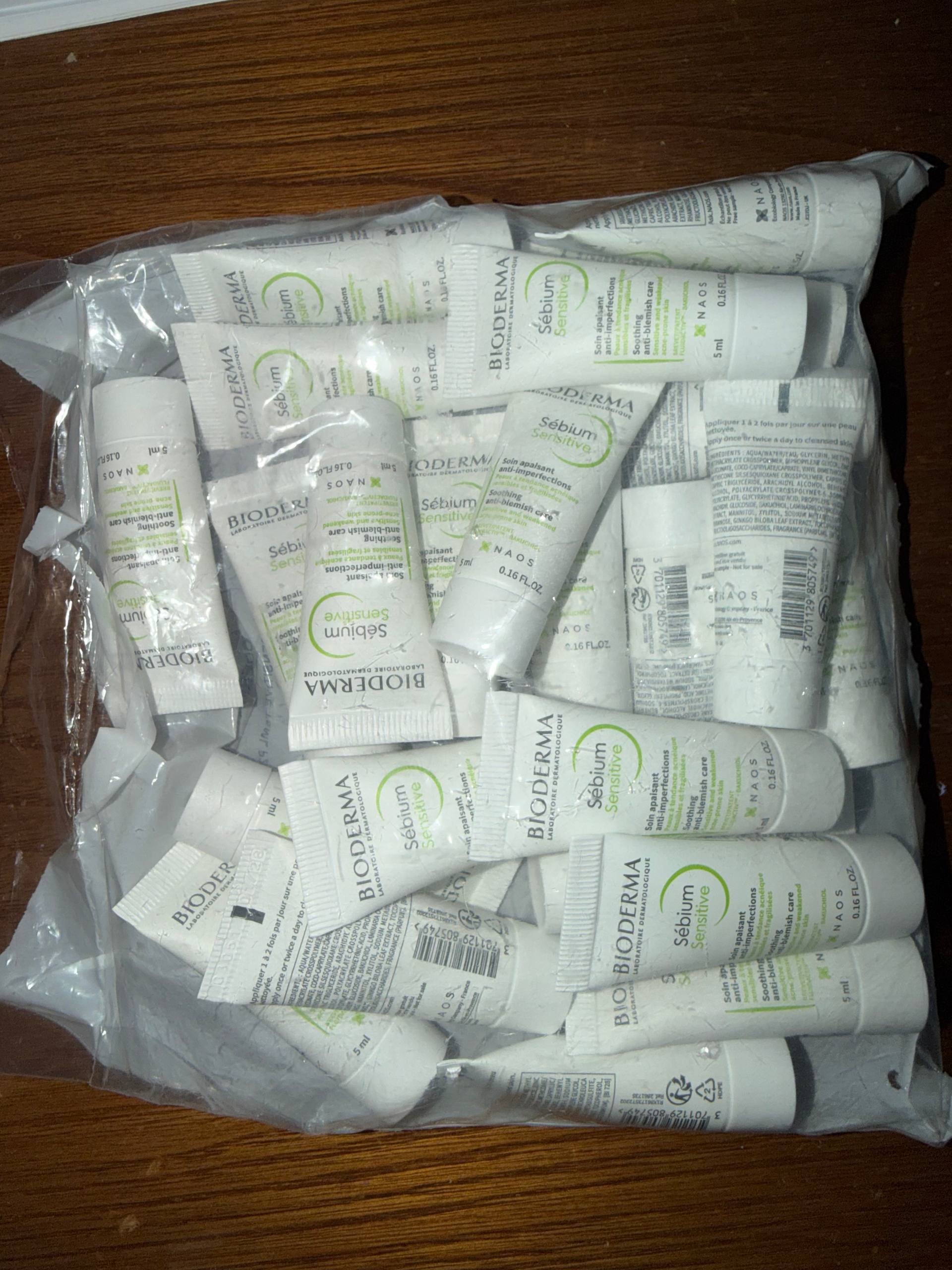 Набор мини-кремов Bioderma Sebium Sensitive (24 шт) — новый — Тбилиси, Грузия