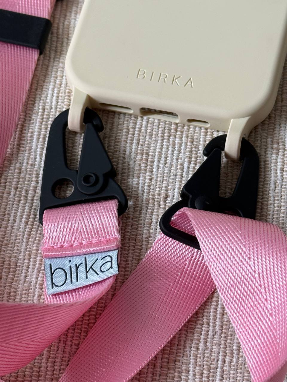 جراب Birka مع حزام لهاتف iPhone 16 Pro — مستعمل — بلغراد, صربيا