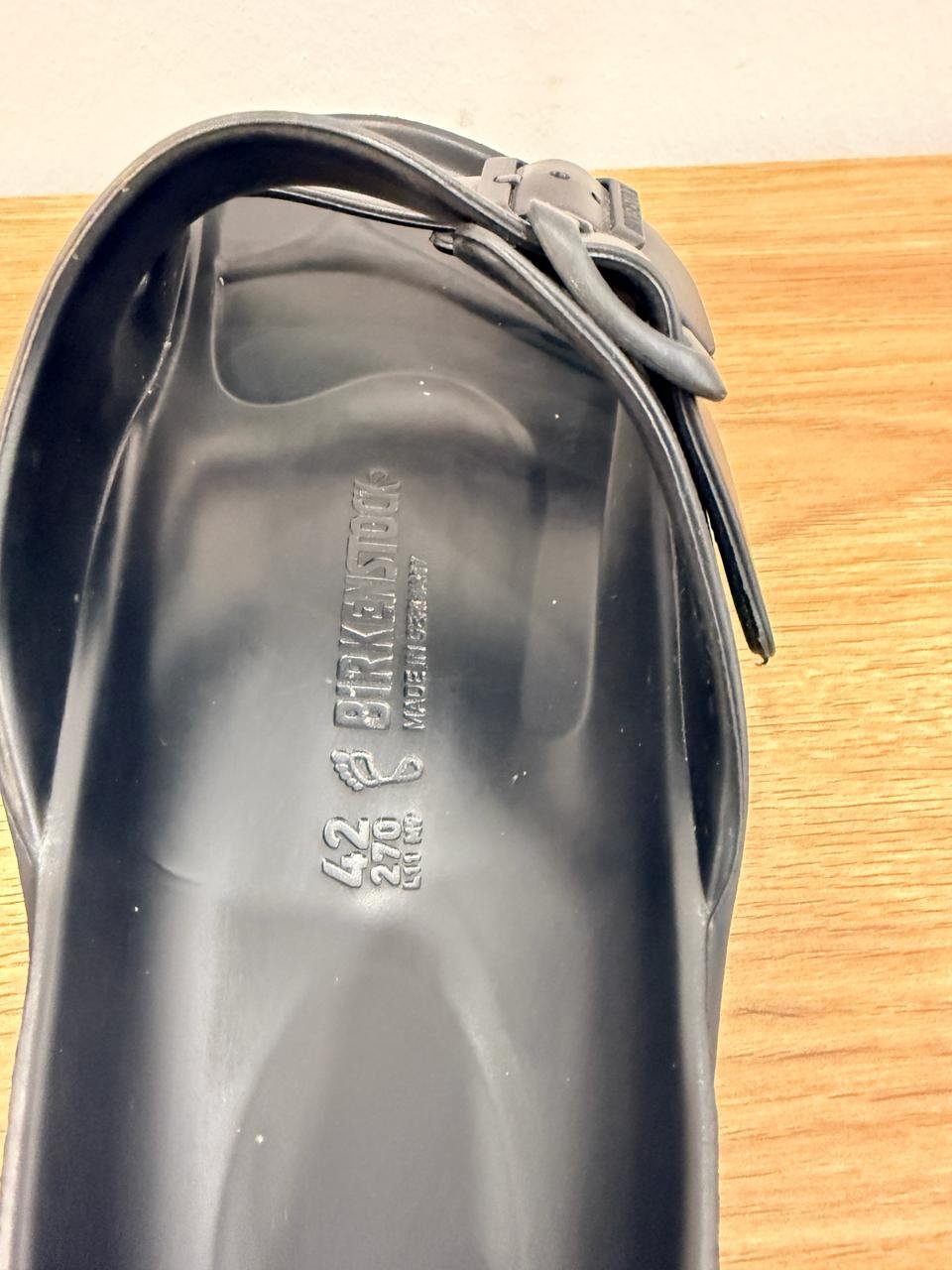 Sandalias Birkenstock 42, negras — Tiflis, Georgia Sandalias Birkenstock 42, negras — Bueno — Tiflis, Georgia
