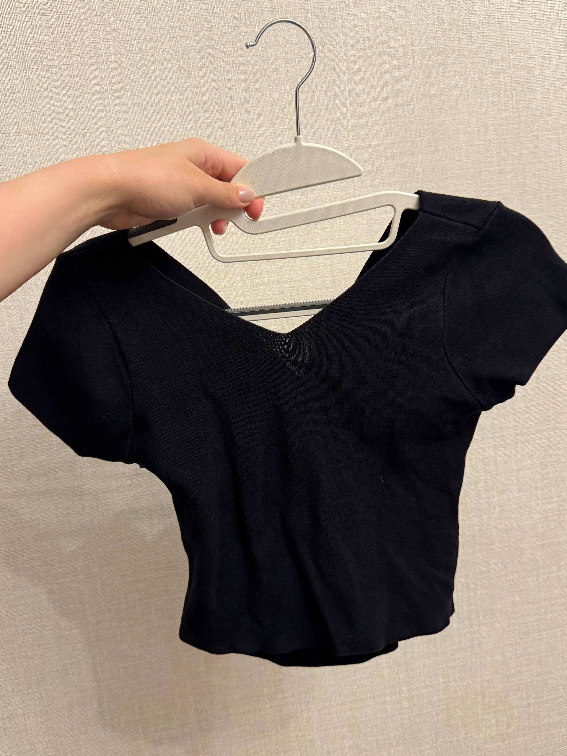 Black crop top size S — Tbilisi, Georgia Black crop top size S — Tbilisi, Georgia