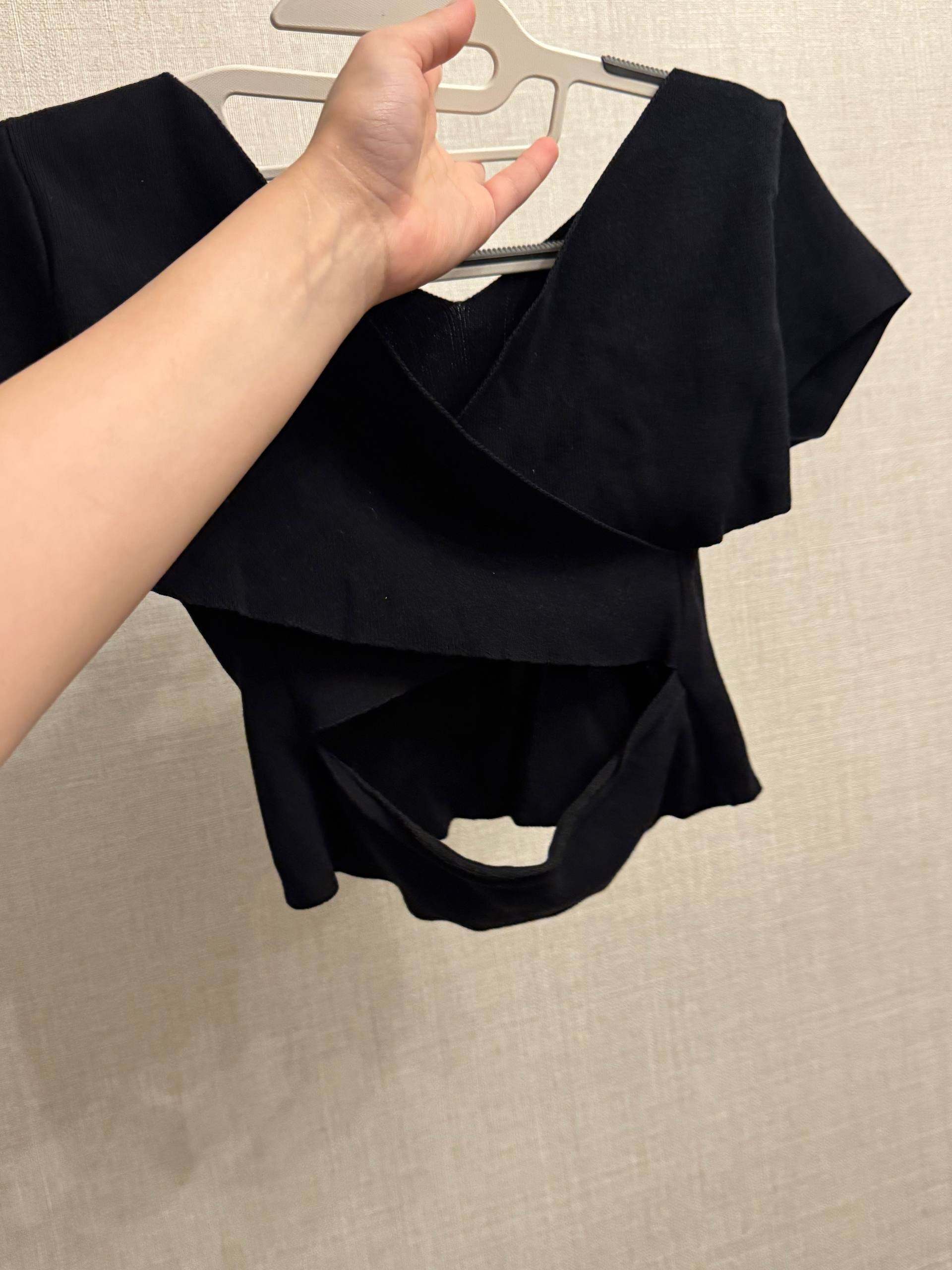 Black crop top size S — Tbilisi, Georgia Black crop top size S — Tbilisi, Georgia