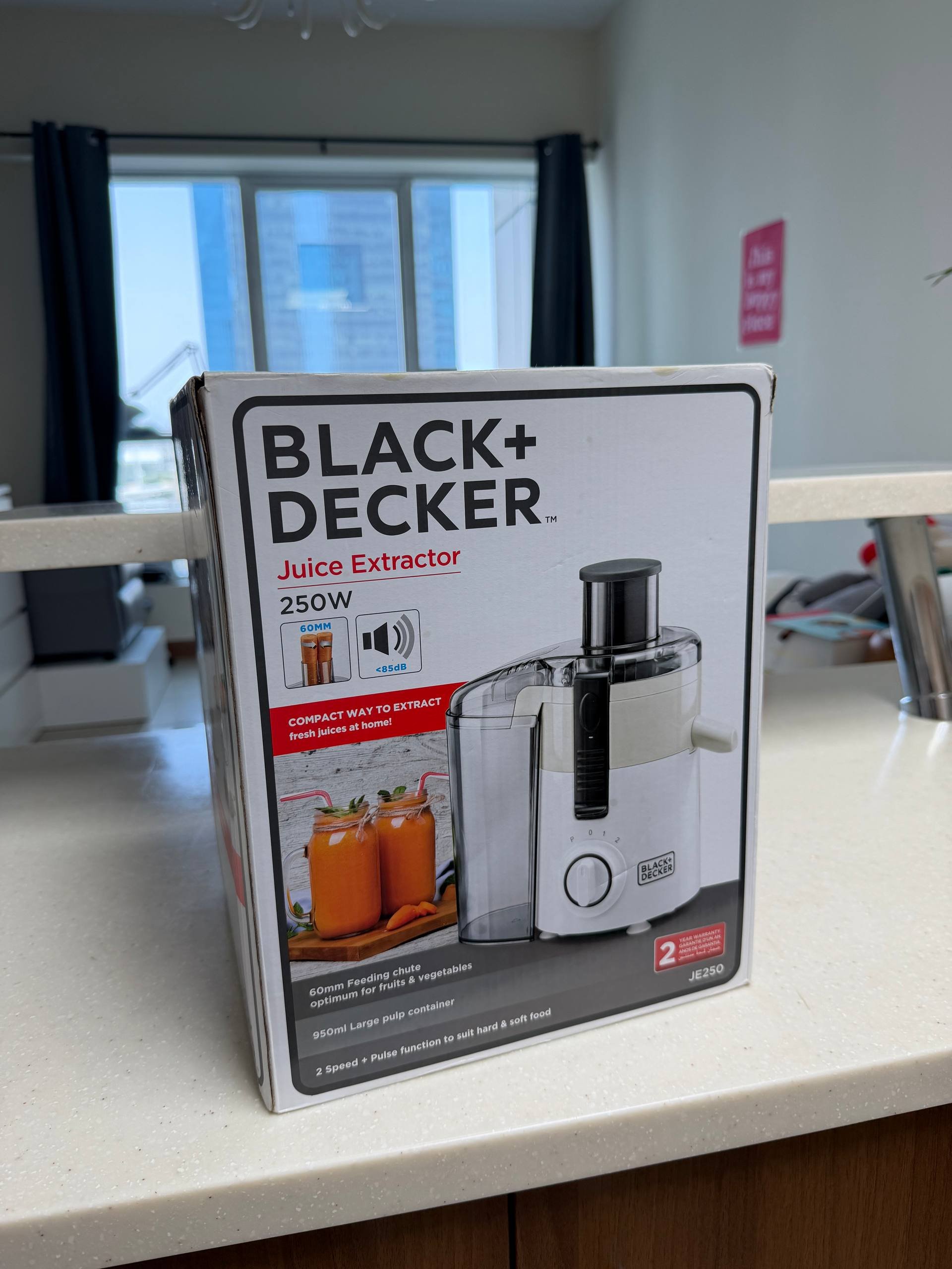 Black+Decker 250W juice extractor KB58 — used — Dubai, UAE