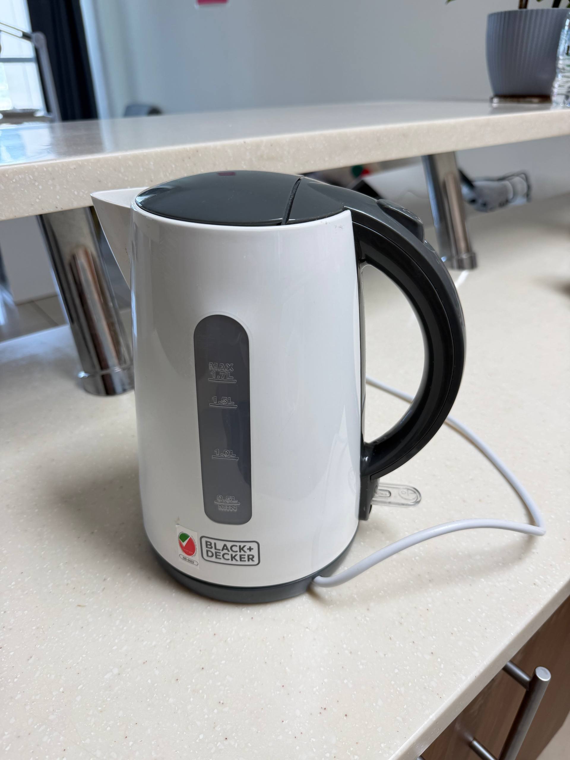 Электрический чайник Black+Decker 25 AED — Дубай, ОАЭ