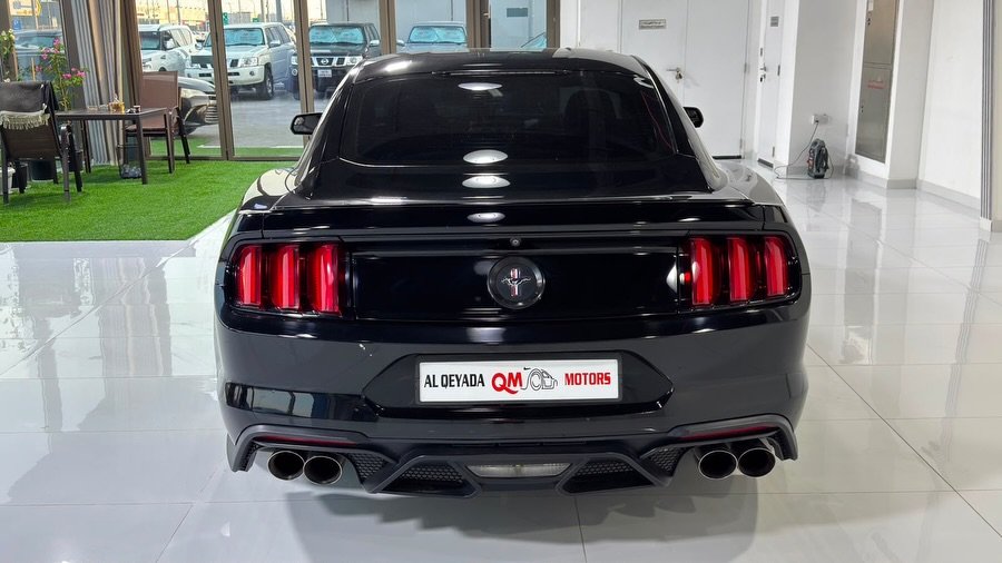 Black Ford Mustang GT 2017, 5.0, carbon — Dubai, UAE