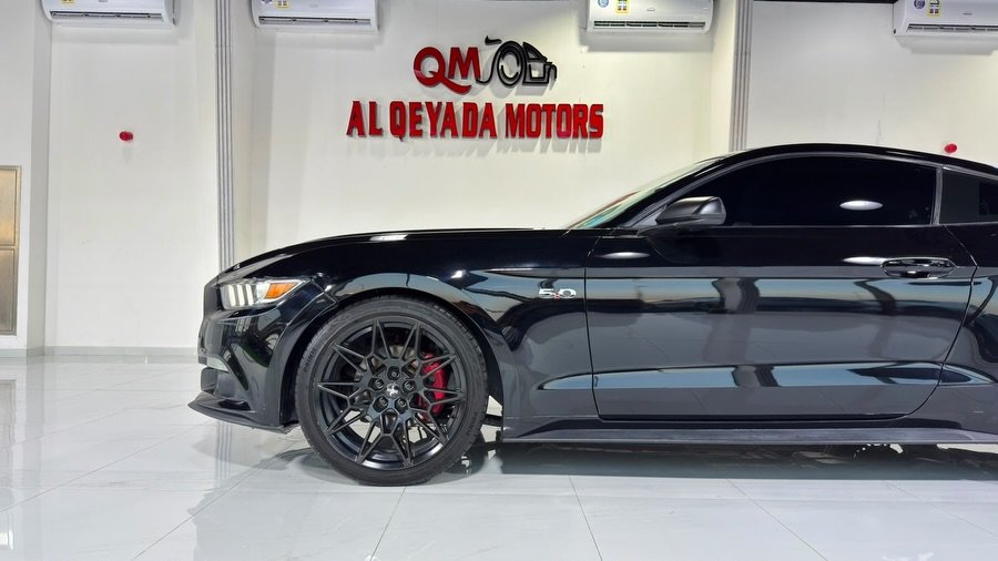 Black Ford Mustang GT 2017, 5.0, carbon — Dubai, UAE
