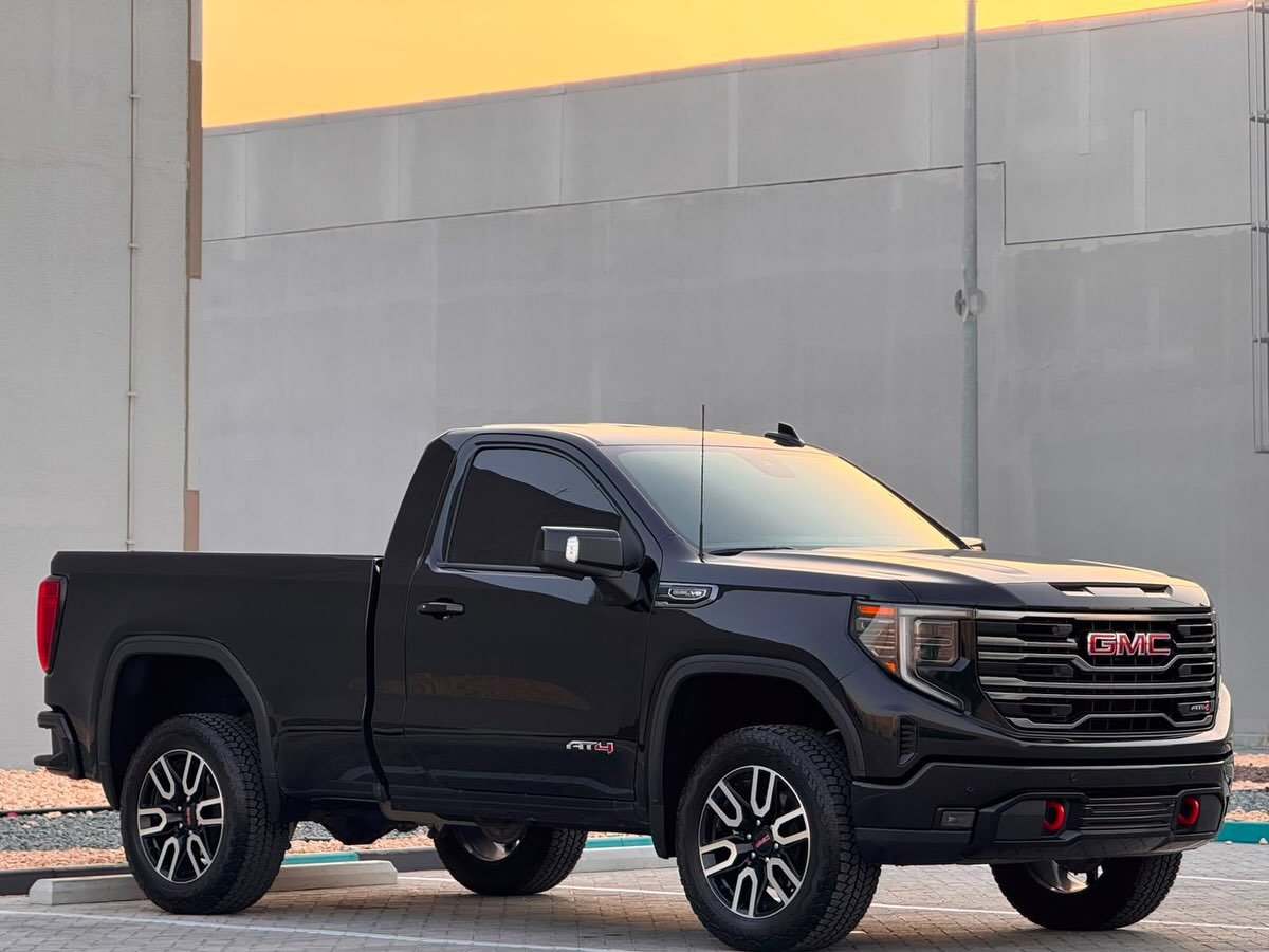 GMC Sierra AT4 Regular Cab 2025 أسود 4WD — دبي, الإمارات
