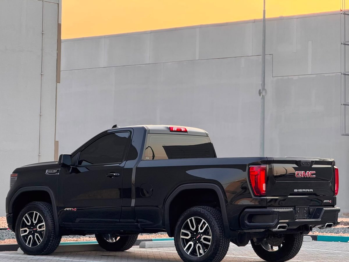 GMC Sierra AT4 Regular Cab 2025 أسود 4WD — دبي, الإمارات