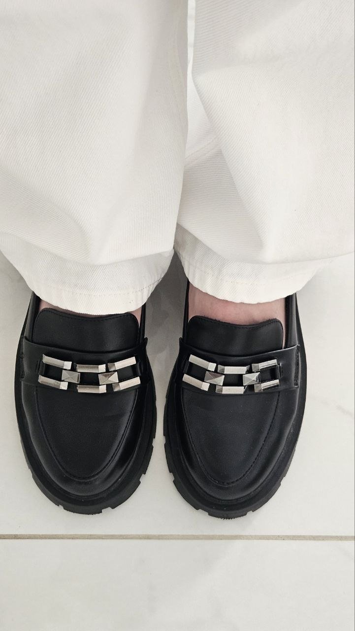 Black loafers size 40, excellent condition — Limassol, Cyprus