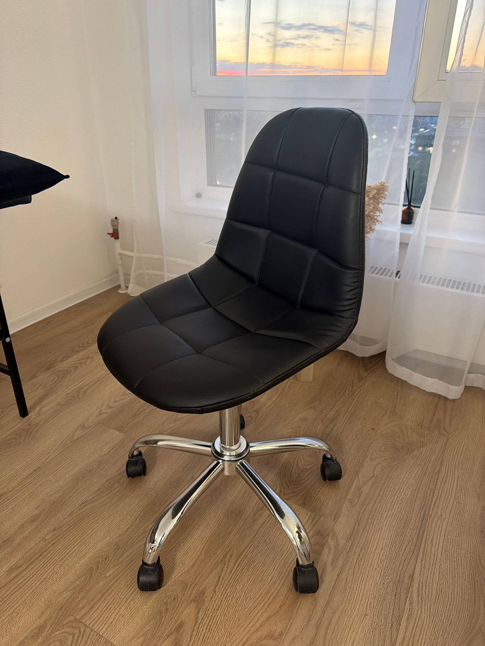 Black office chair on wheels — used_or_unknown — Saint Petersburg, Russia
